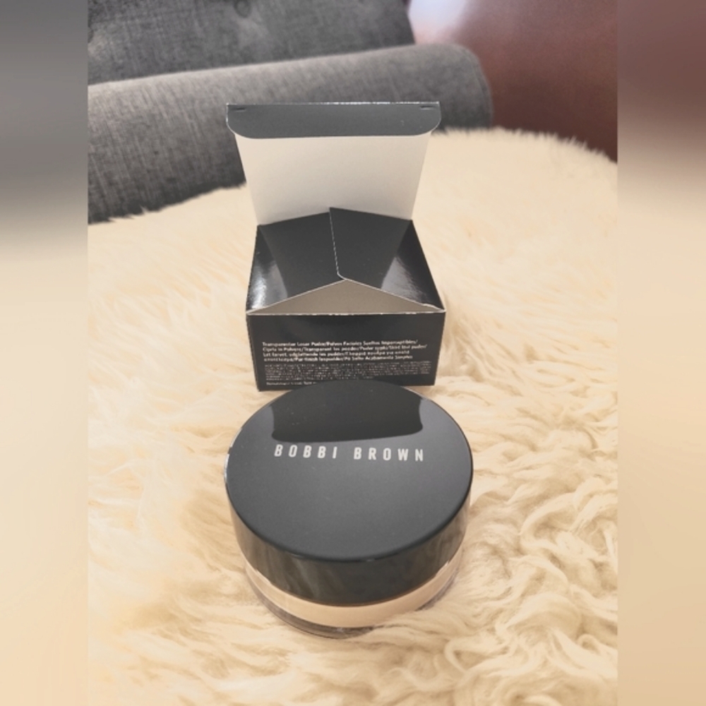 BOBBI BROWN SHEER FINISH LOOSE POWDER - PALE YELLOW